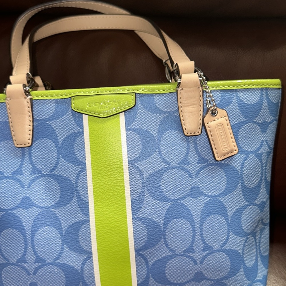 🔥🔥🔥Vintage New Coach Blue and Green Signature Small Tote Bag - Picture 2 of 11